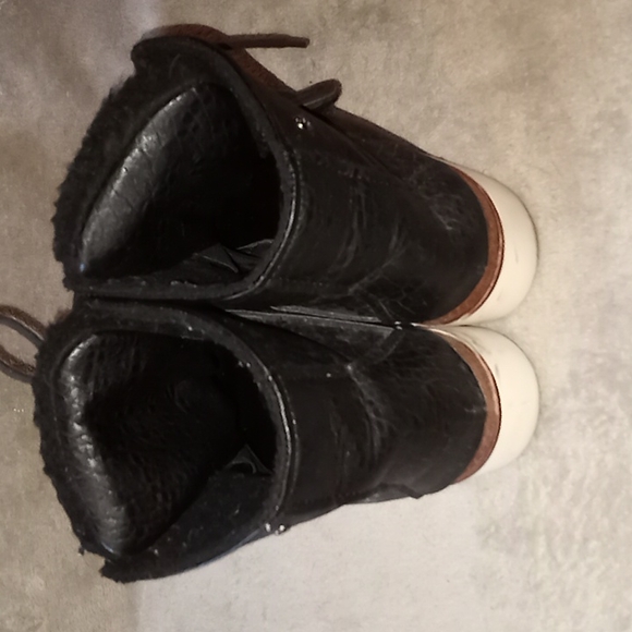 SIMPLY VERA by VERA WANG Sport Wedge Hiker Boots - Picture 2 of 5